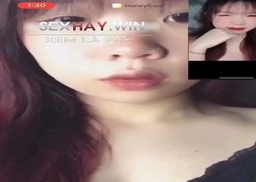 sex sục cu Cô gái trẻ khoe bướm múp rụp xinh đẹp